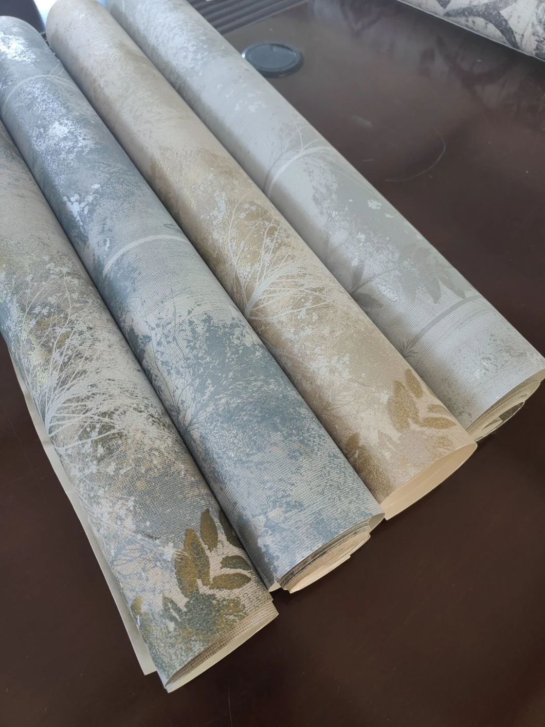 Factory Wholesale Non-Woven PVC Vinyl Classic Wallpaper Self Adhesive Floral Decoration Wallpaper